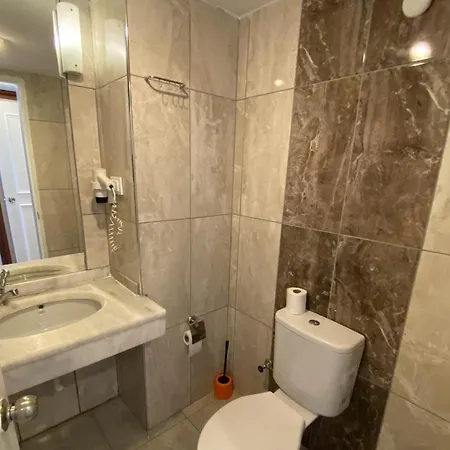 Marina Hotel 3*