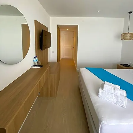 Marina 3*