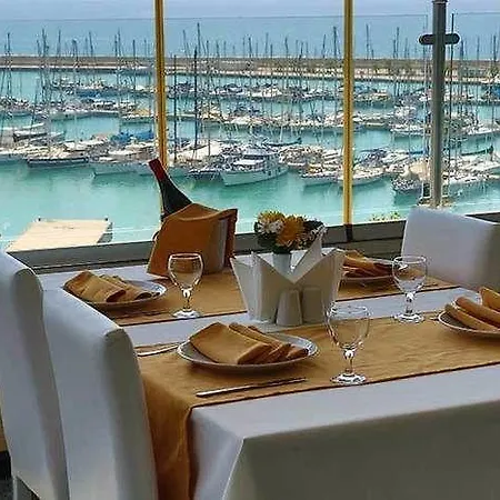 Marina 3*